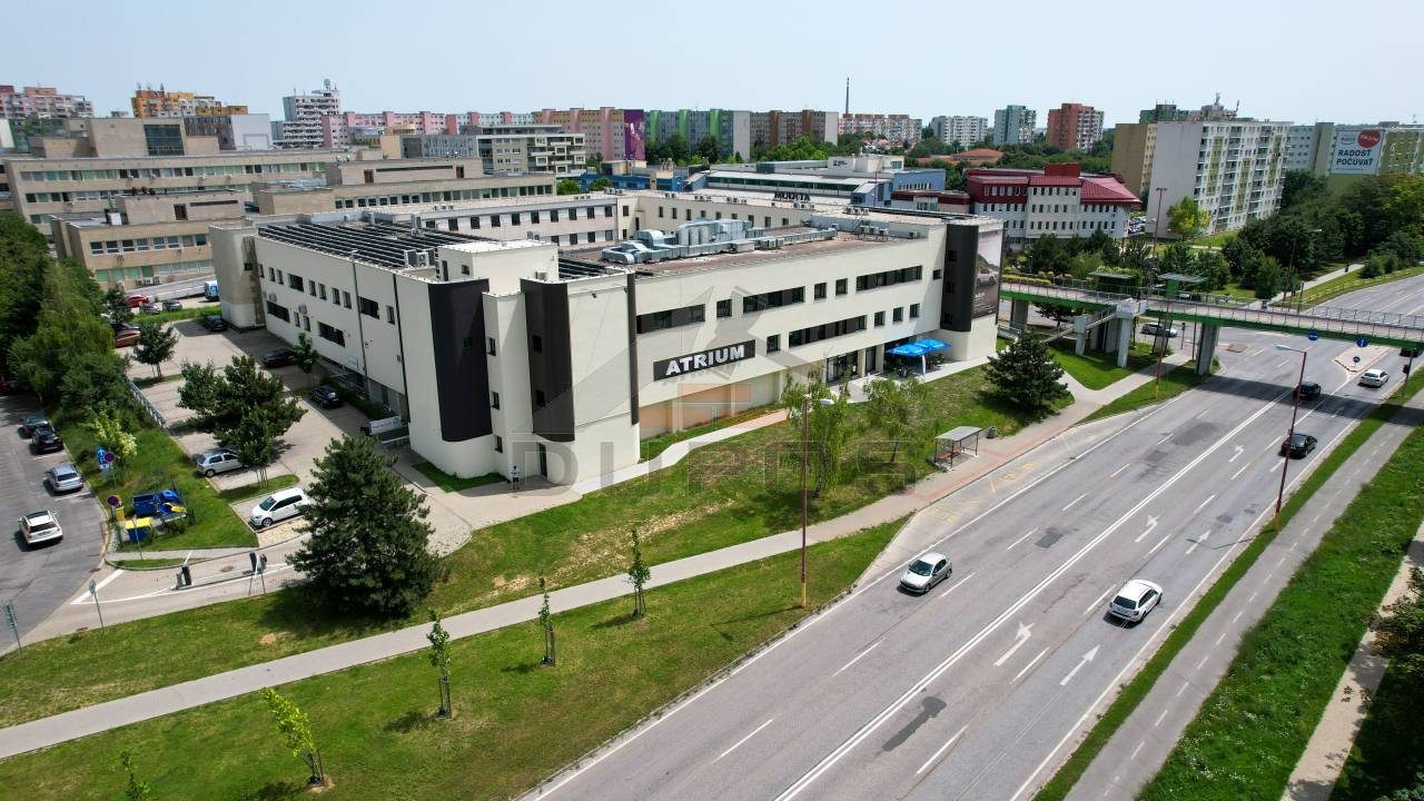 Obchodné priestory na prízemí NC Cassalle, 225 m²